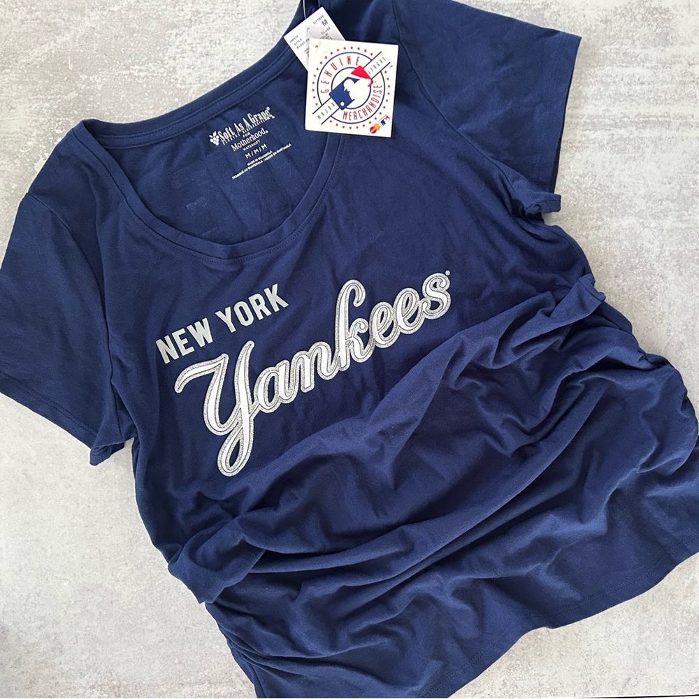 New York Yankees Soft as a Grape Motherhood Maternity Side Ruched T-Shirt, M NWT - Picture 2 of 6